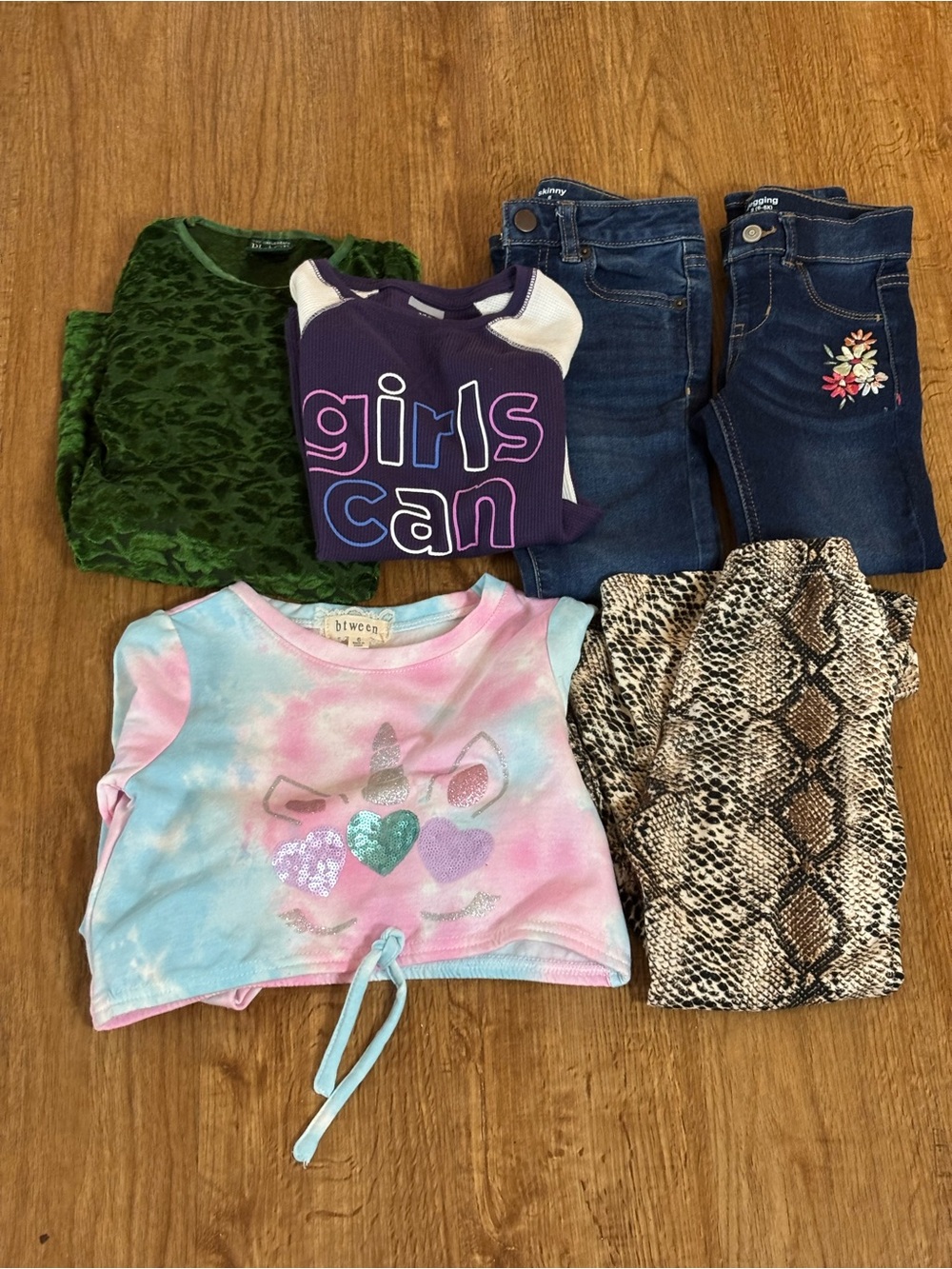Bundle of 6 pc girls clothes - Picture 2 of 16